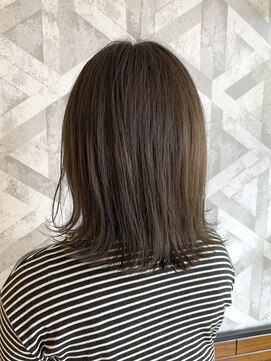 ヘアデザイン ファブロ(hair design FABRO.) ◎ブリーなしでできる外ハネブルーアッシュ◎