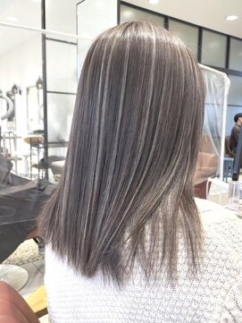 クアトログランシュ ひたちなか店(QUATRO×GranCieux) ハイライトカラー 【ひたちなか/ブリーチ】