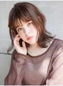 グレーベージュ前髪パーマレイヤーロング黒髪ミディアム4