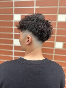 コワファースト 大分(COIFF1RST) 波巻きフェード