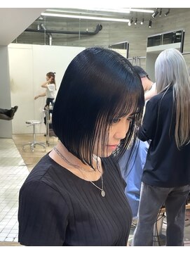 ヲタク(wotaku.) ブルーブラックボブ透明感カラー内巻きボブ切りっぱなし