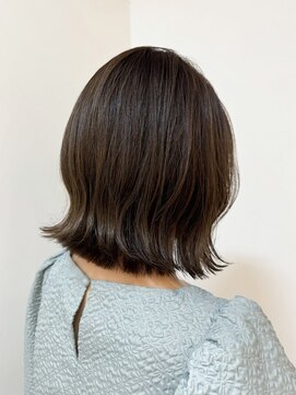 ディー(DEE) 切りっぱなしボブ