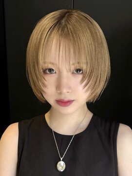 ノイ(noi) 顔周りレイヤーカット/ぱつっとミニボブ/ミルクティーベージュ