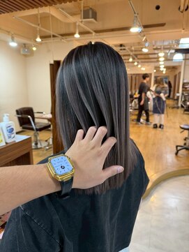 ブリッツ レボ(BLITZ-REVO) 着物ヘア/ダークアッシュ/ミディアムレイヤーカット/柏駅