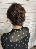 ミディアムヘアのお呼ばれシニヨンウェーブ