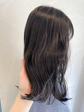 切りっぱなしミディアム○モノトーングレージュ