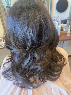 ヘアーアンドビューティー セン(Hair&beauty SEN) フェミニンなレイヤースタイル