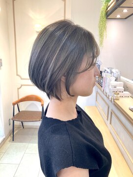 ラボヌールヘアー シェリ 久喜店(La Bonheur hair cheri) 【cheri石川】オリーブアッシュ/丸み大人ショート【久喜美容室】