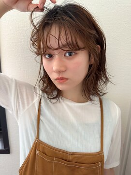 アム(amu) ミディアムレイヤー/ミディアムパーマ/前髪パーマ/くびれヘア