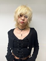 サロウィン 原宿イルサリチェ(SALOWIN)&nbsp;ウルフカット・レイヤーカット・ブリーチ×２