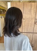 暗めでも大人可愛い透明感オリーブグレージュ