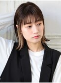 大人イヤリングカラー/切りっぱなしボブ/ベージュ
