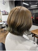 くすみベージュマロンベージュ前下がりボブフェザーショートヘア
