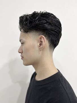 ヘアークリエイ トポライトウィロー 烏丸(Hair Create Polite willow) テーパーフェード