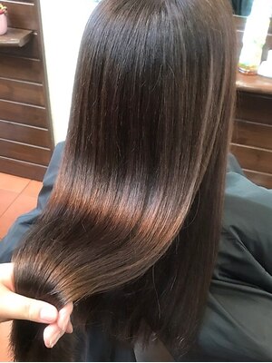 北九州の髪質改善プロフェッショナルサロン《aim.s》髪質改善トリートメントで毛先まで潤うツヤ髪に…♪