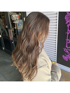 ラヴィボーテ エスト lavie BEAUTE est 明るめベージュカラー