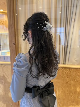 ティオ バイ スニップ(Tio by snip) カーリーハーフアレンジ◎