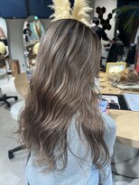 ユミリーバイルコル(umily by RuCOR.)&nbsp;前髪パーマ/黒髪/グレーベージュ/レイヤーロング/バレイヤージュ