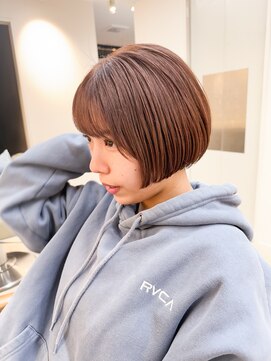 テトラ バイ ネオリーブ 横浜西口店(tetra by neolive) 横浜★ケアブリーチ ミルクティー ピンク 切りっぱなしボブ