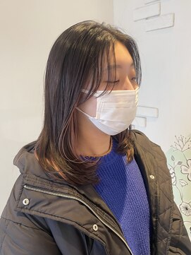 ユイバイラドンナ(Huit by LADONNA) レイヤー/お団子ヘア/姫カットレイヤー/クラゲヘア/刈り上げボブ