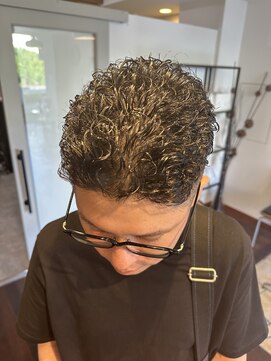 フリーゼアコマキ(FRISEUR) 極道パーマ