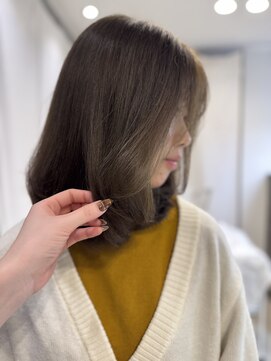 ニーイチイチ(211) カーキベージュ