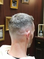 ブロートーキョーバーバーショップ 神田2nd(Bro Tokyo BARBERSHOP)&nbsp;外国人に大人気　ミドルスキンフェードアップバングスタイル