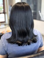 エクラバイナチュラル(eclat by Natural)&nbsp;透ける暗髪♪艶ブルーブラック×くびれミディアムヘア/髪質改善