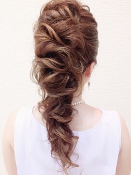 ヘアセット&メイク専門店 カスミ(Kasumi) 縦シルエットアレンジ