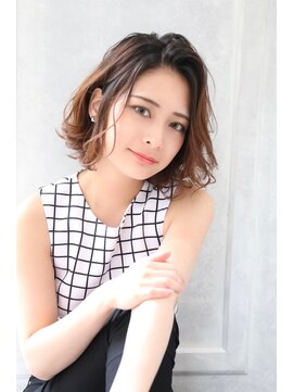 エストレーラ(estrela) 『estrela』大人可愛い外国人風グラデーション レイヤーボブ