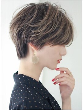 シカ 神戸三宮元町店(Cica) 大人ショート ショートヘア ショート 神戸 三ノ宮 下山手通