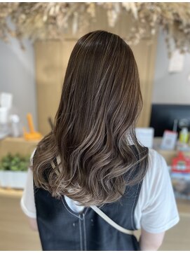 アヴァンス 京橋店(AVANCE) ナチュラル透明感ハイライト