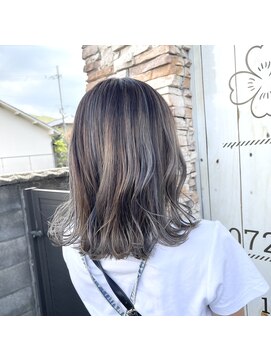 トレフル 東岸和田店(Trefle) 20代30代40代大人可愛いハイライト外国人風プラチナアッシュ