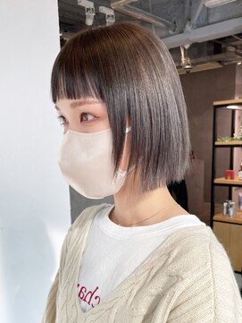 アイティー バイ アルバム 浦和店(IT by ALBUM) シアラベンダーボブ_斜めバンググレージュカラー_ba444321