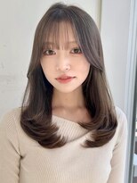 バイオレットジェム(Violet`jem)&nbsp;内巻きレイヤーロングレイヤー顔まわりカットアッシュグレージュ