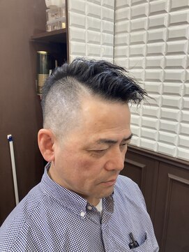 ルピナス 中田(Lupinus) 刈り込みフェードスタイル