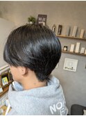 ツーブロック+刈り上げ　毛先流しセンターパート