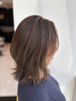 エアー 銀座タワー(AIR)&nbsp;外ハネ　レイヤー　白髪ぼかし