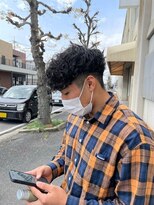 エディ(Edy)&nbsp;スペインカールスキンフェード外国人風メンズパーマ眉毛カット