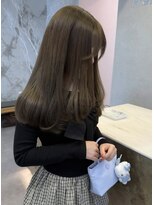 リン 原宿(RiN.)&nbsp;赤みをしっかり消したオリーブベージュ