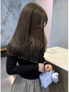 リン 原宿(RiN.) 赤みをしっかり消したオリーブベージュ