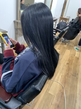 サンマルサン(303) 【303 HAIR AND TREATMENT】シークレットハイライト×ネイビー