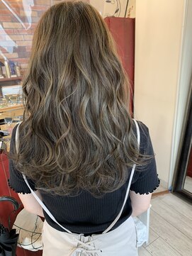 ヘアアンドメイクグラチア(HAIR and MAKE GRATIAE) オリーブゴールド☆
