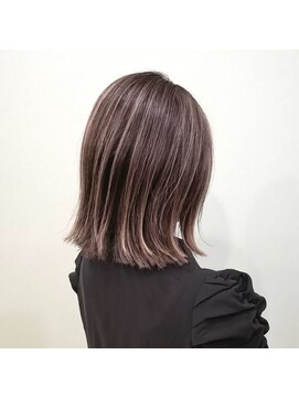 リリス(l'iris) パラパラブリーチ×ぷつっとカット×ピンクバイオレット20代30代