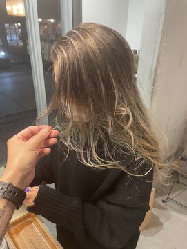 サンタウン(SUN TOWN) NISHI ハイライトカラー♪