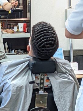 ワンワンオー バーバーショップ コンチネンタル(@110 BARBER SHOP continental) アディクトパーマ