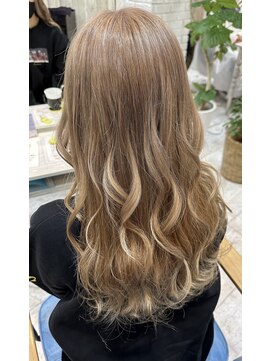 アルーシェ 心斎橋(Alushe) ホワイトベージュ