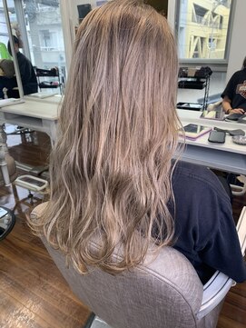 ジウ 上通り(JIU) 大人可愛いハイトーン透け感カラー大人可愛いゆるふわロング