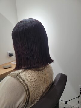 アトレ(attrait) 切りっぱなしボブ×レッドカラー