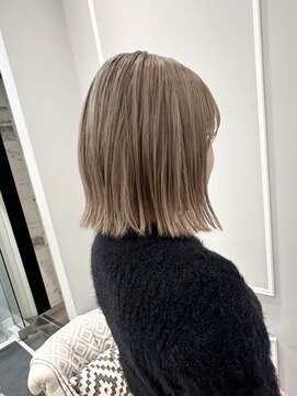 ネオリーブギンザ 銀座店(Neolive GINZA) (銀座) 切りっぱなしボブ　ミルクティーカラー